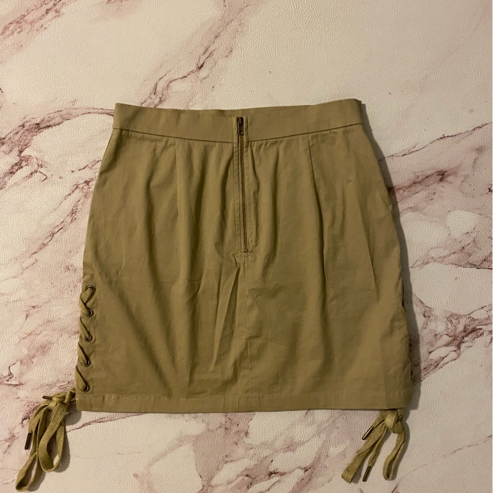 Mini skirt - Picture 2 of 2